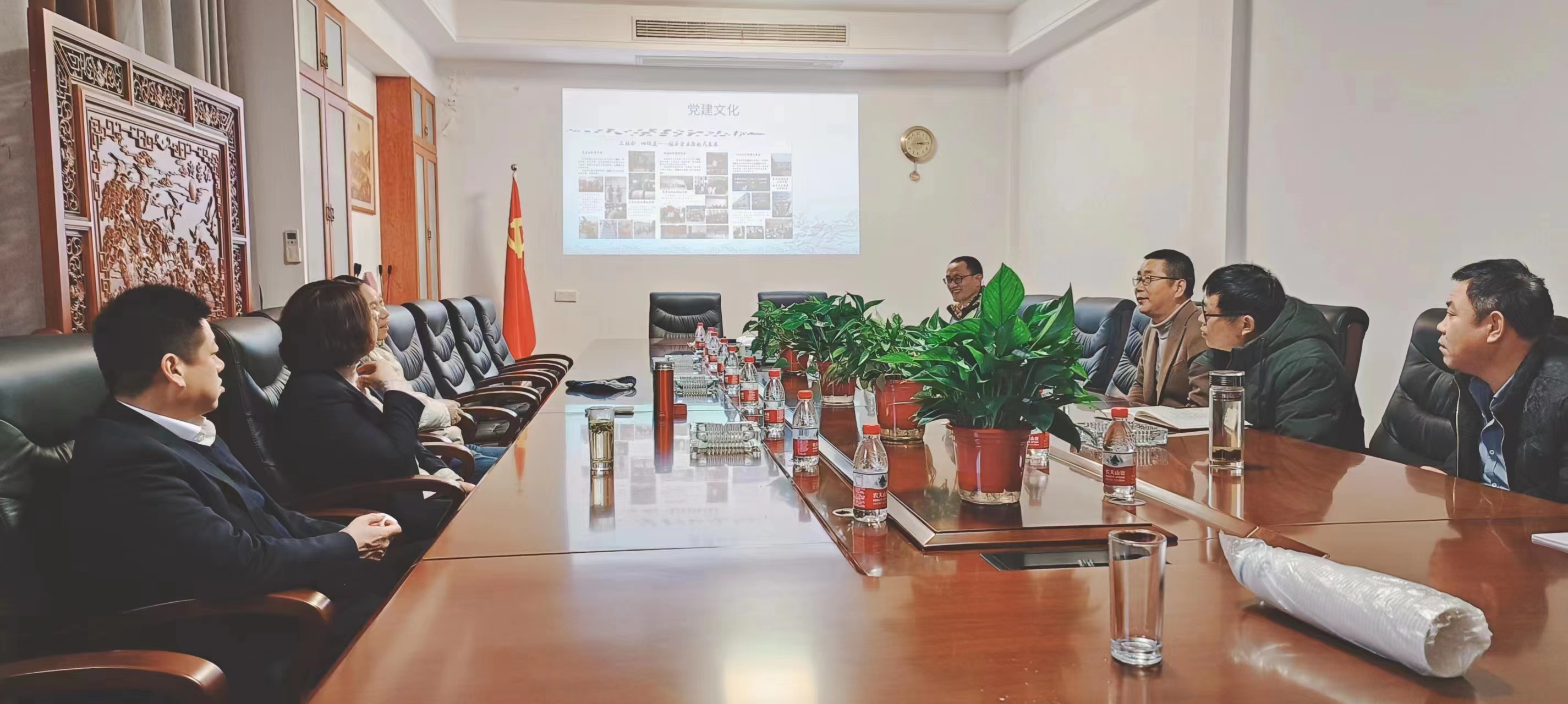 省鋼協(xié)、中建材領(lǐng)導(dǎo)蒞臨宏泰鋼構(gòu)